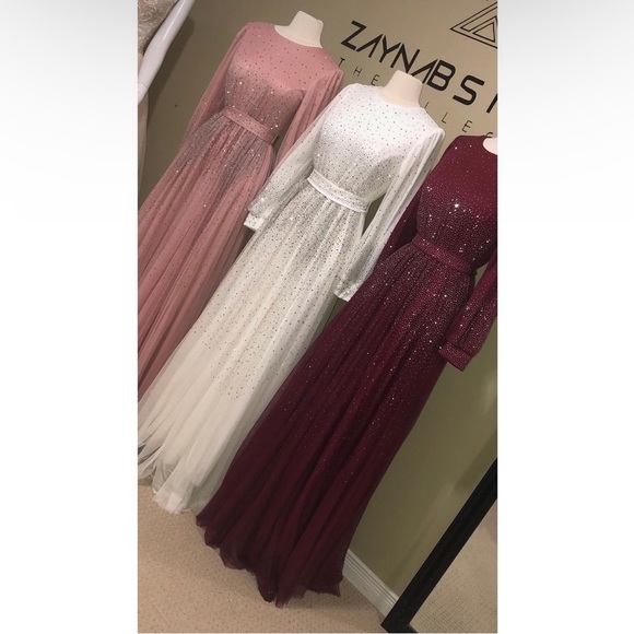 White Beaded dress with belt - Picture 10 of 10